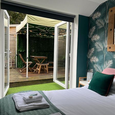Stylish & Cosy Margate Escape With Hot Tub And Log Burner Dogs Welcome エクステリア 写真