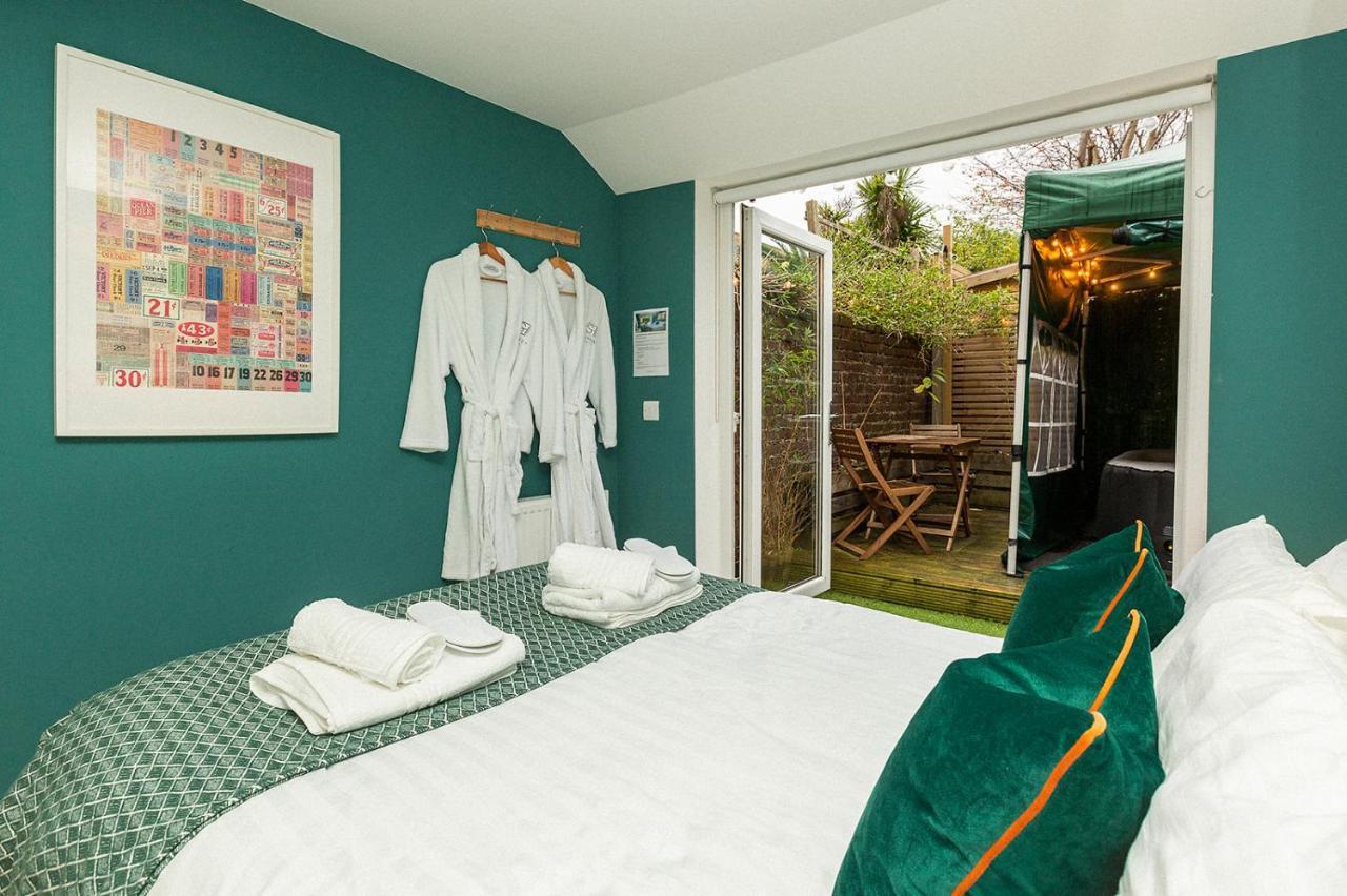 Stylish & Cosy Margate Escape With Hot Tub And Log Burner Dogs Welcome エクステリア 写真