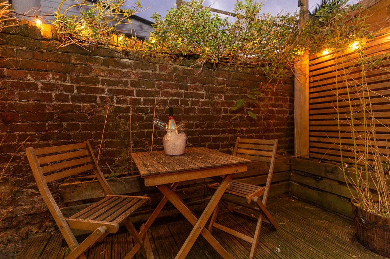Stylish & Cosy Margate Escape With Hot Tub And Log Burner Dogs Welcome エクステリア 写真