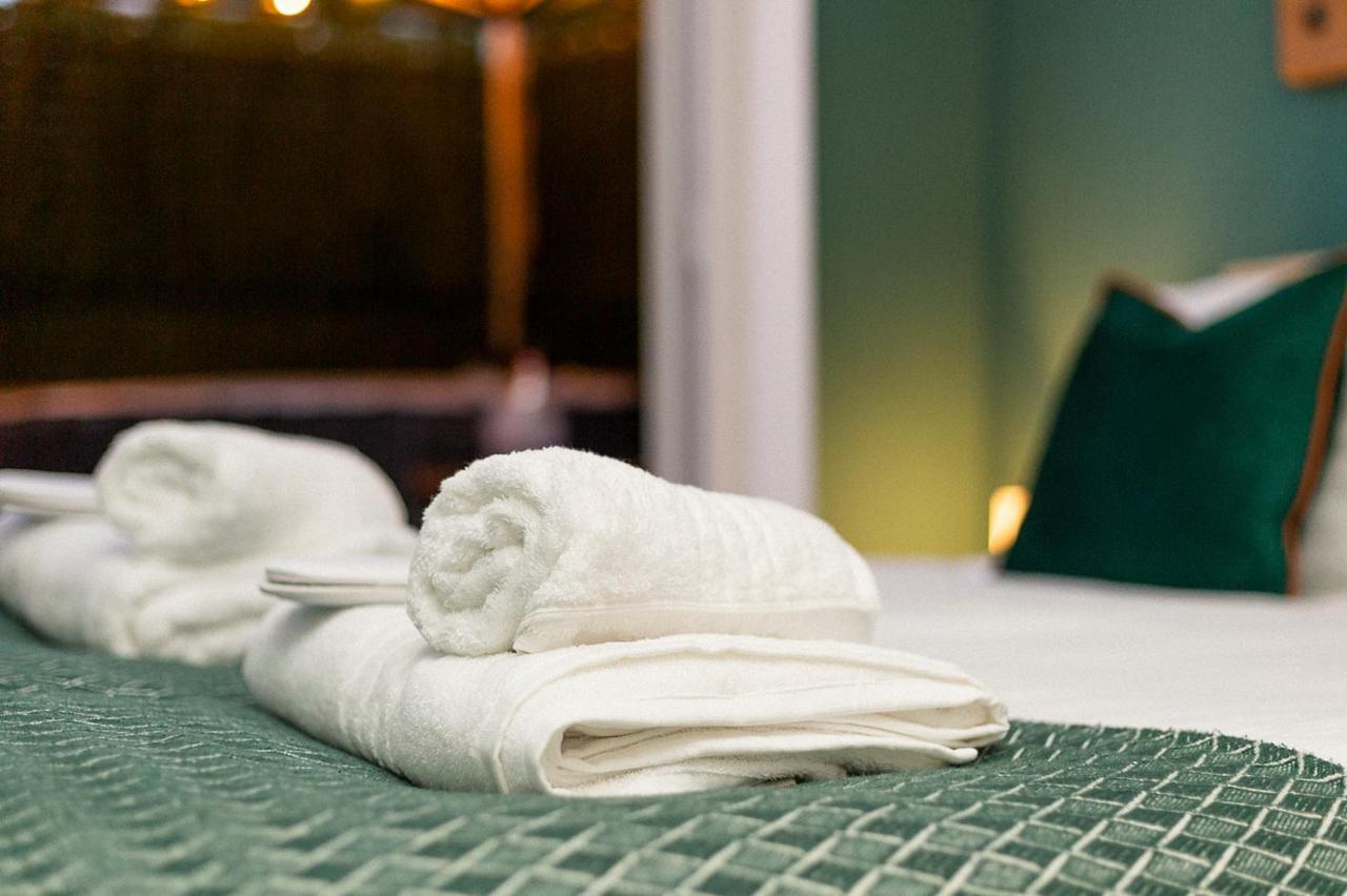Stylish & Cosy Margate Escape With Hot Tub And Log Burner Dogs Welcome エクステリア 写真