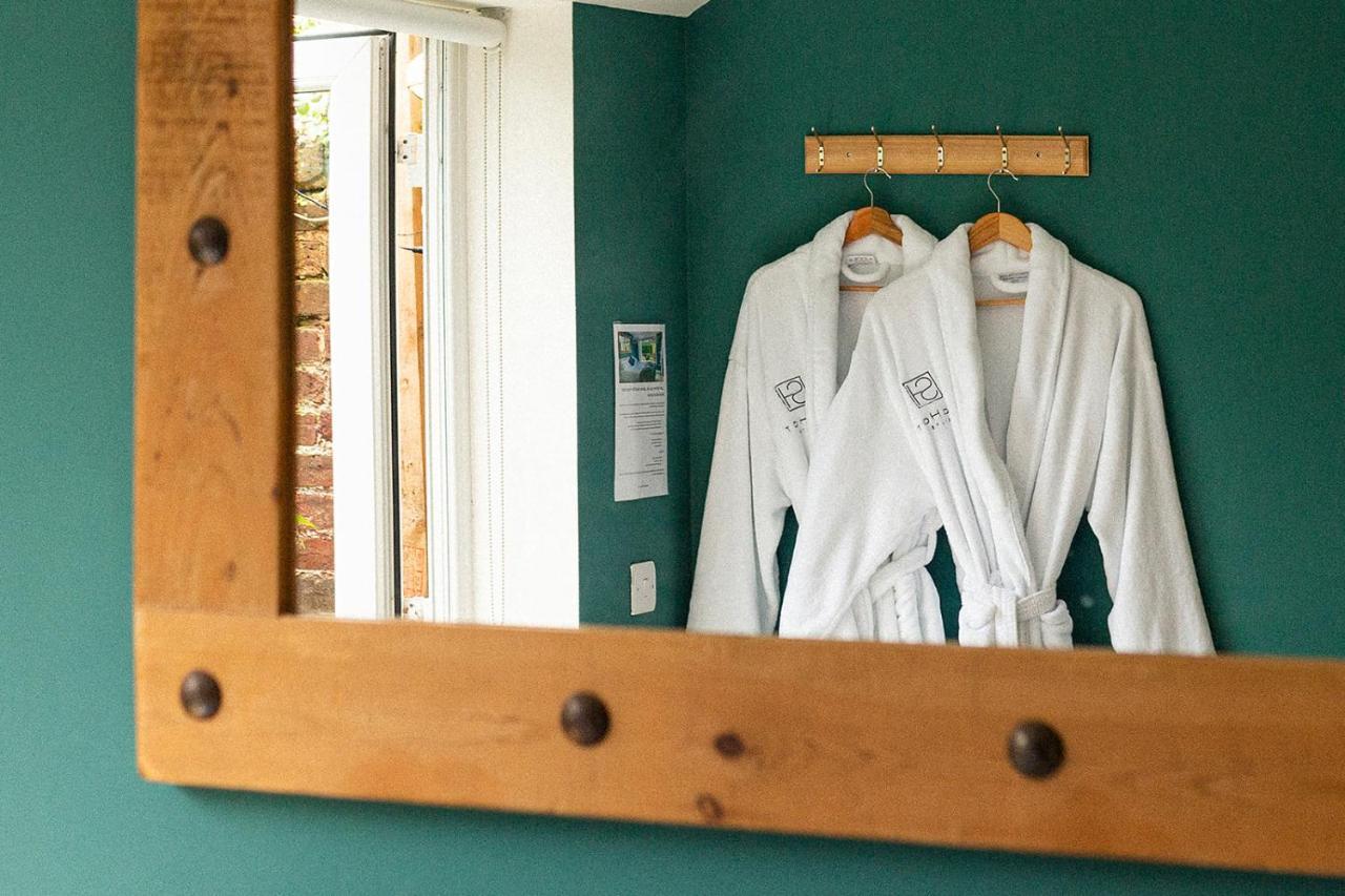 Stylish & Cosy Margate Escape With Hot Tub And Log Burner Dogs Welcome エクステリア 写真