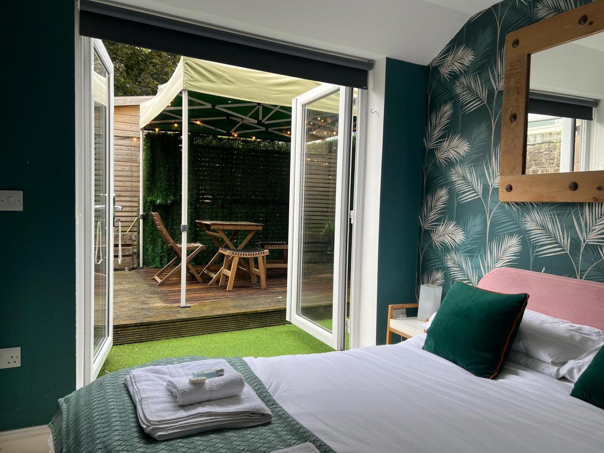 Stylish & Cosy Margate Escape With Hot Tub And Log Burner Dogs Welcome エクステリア 写真