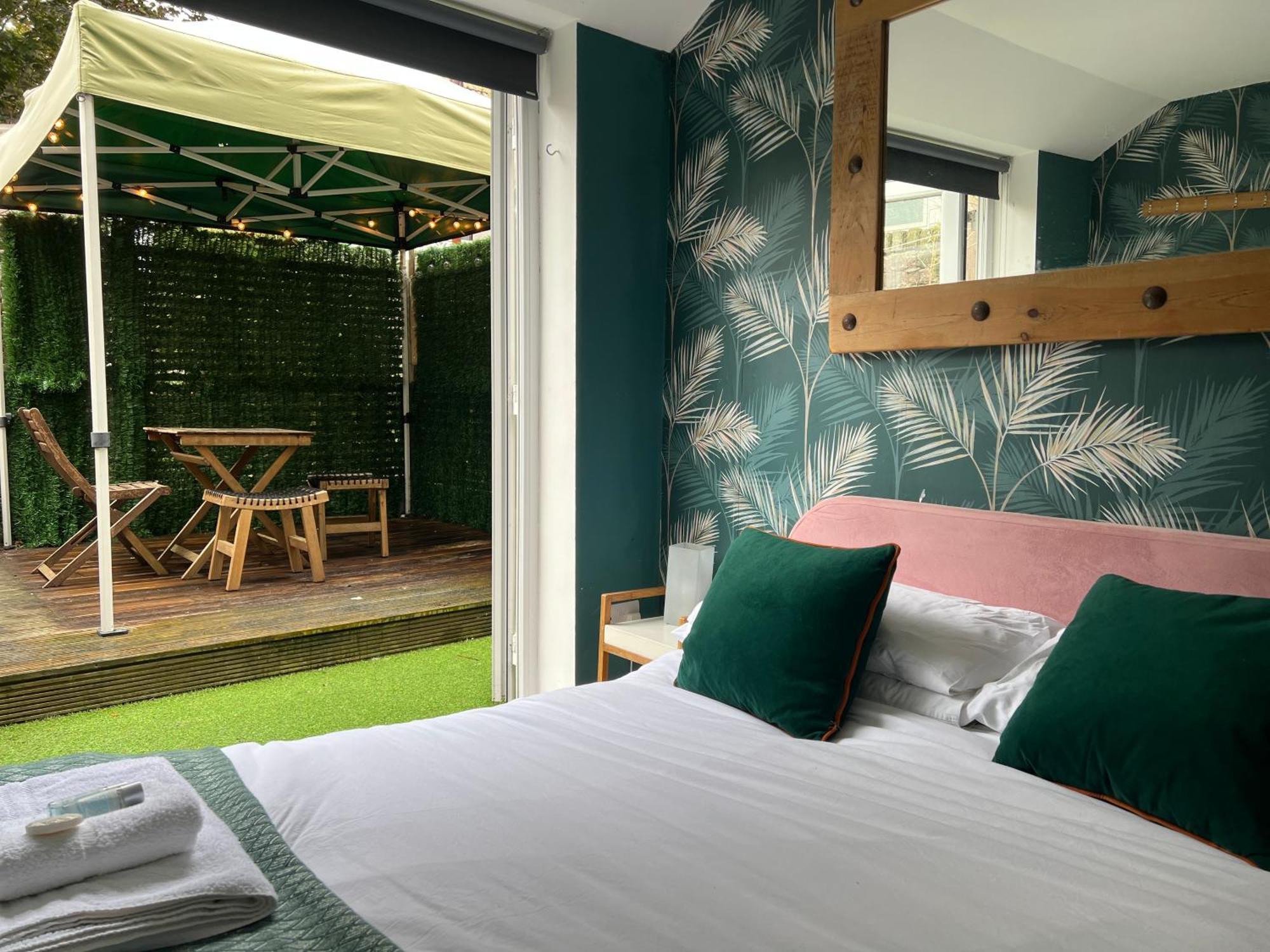 Stylish & Cosy Margate Escape With Hot Tub And Log Burner Dogs Welcome エクステリア 写真