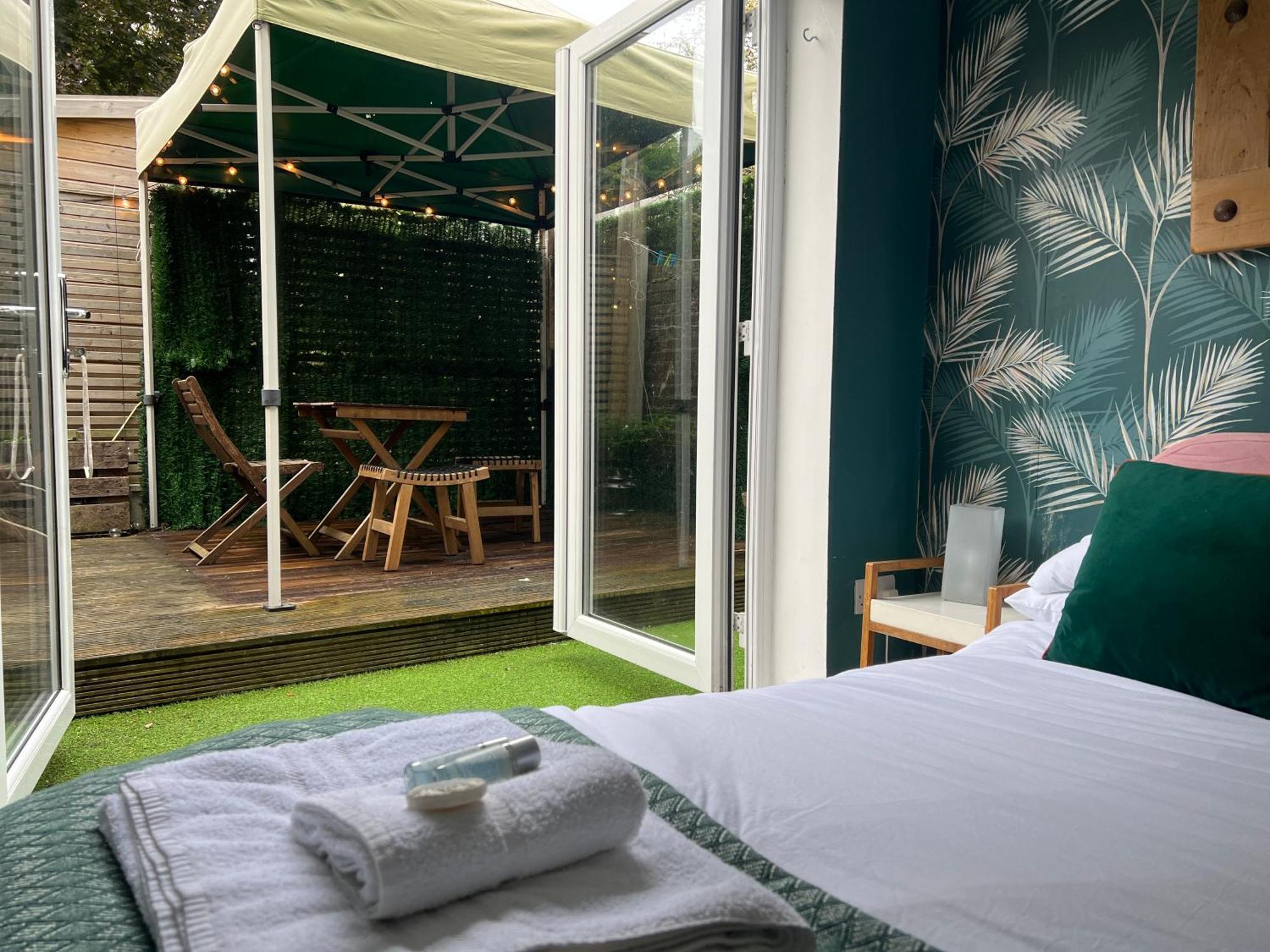 Stylish & Cosy Margate Escape With Hot Tub And Log Burner Dogs Welcome エクステリア 写真