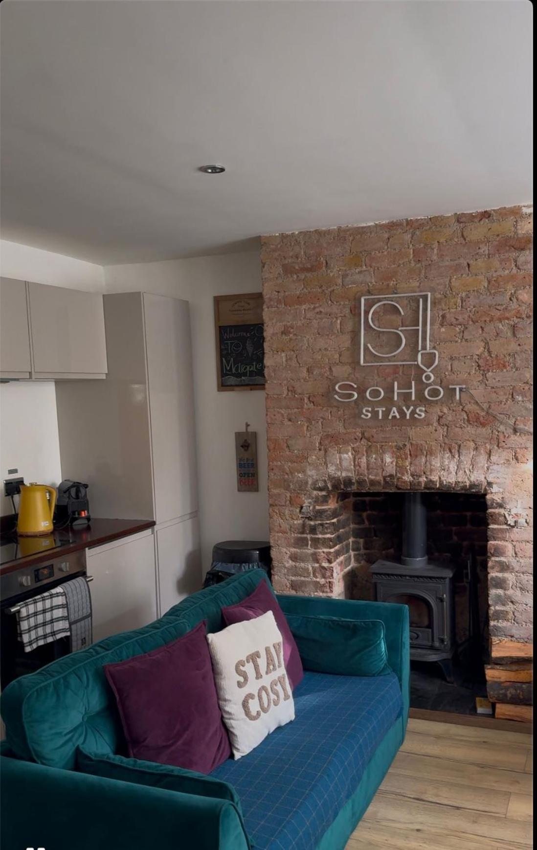 Stylish & Cosy Margate Escape With Hot Tub And Log Burner Dogs Welcome エクステリア 写真